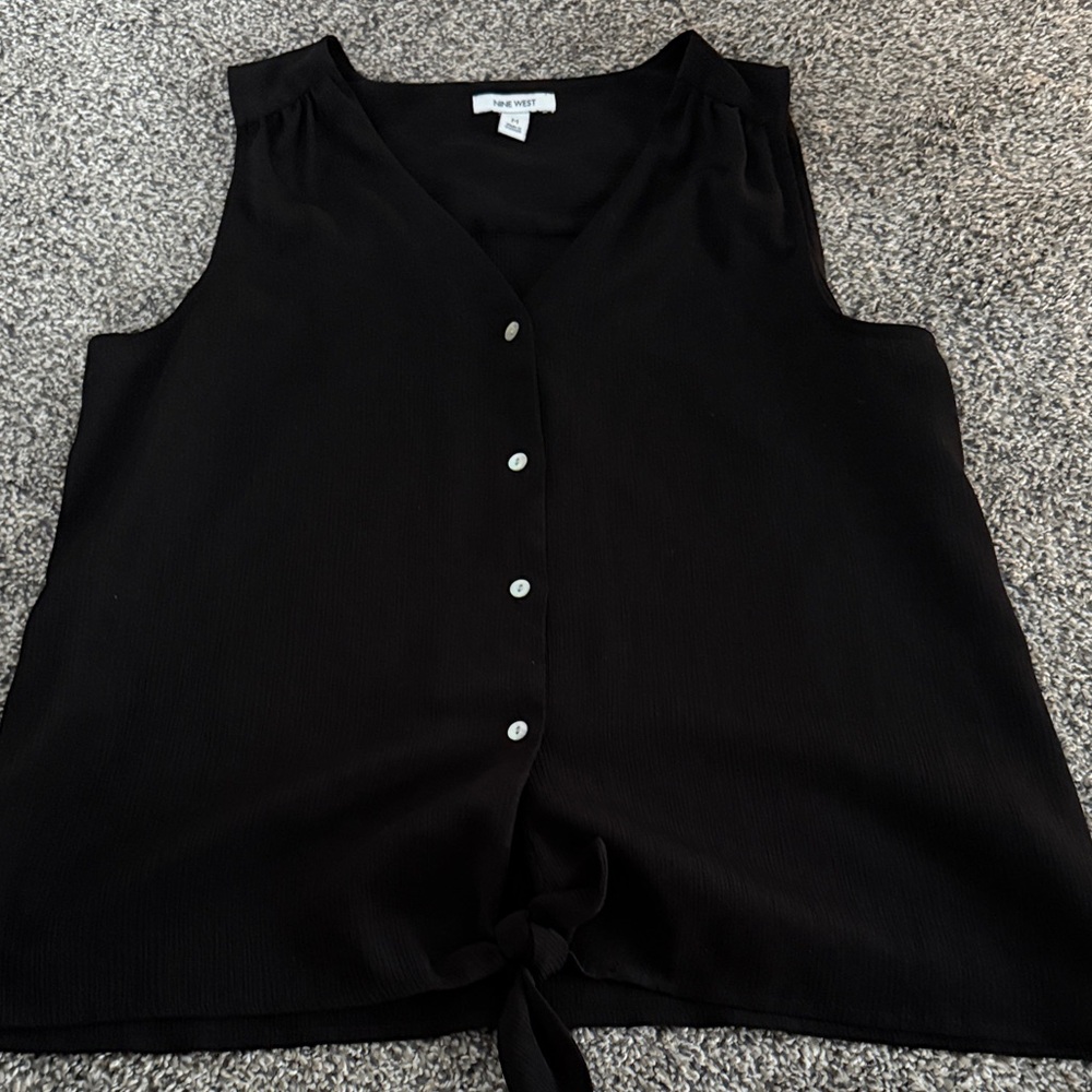 NINE WEST Black Sleeveless Button-Down Top
